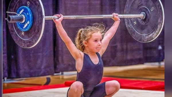 ବିଶ୍ୱାସ ନହେଲେ ବି ସତ : ସାତ ବର୍ଷର ଝିଅ ଉଠାଉଛି ସତୁରୀ କେଜିର ଓଜନ