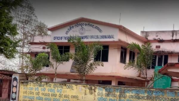 ଦୁଇଟା ରାଜ୍ୟ, ଦୁଇଟା ଗାଡ଼ି ହେଲେ 15 ବର୍ଷ ହେଲା ଗୋଟିଏ ରେଜିଷ୍ଟ୍ରେସନ ନମ୍ବର