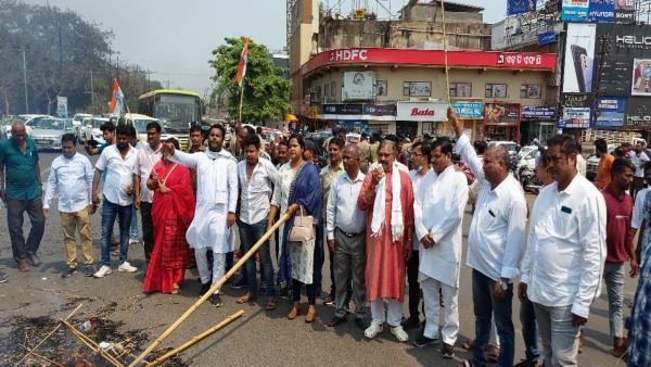ହୋଲ୍ଡିଂ ଟ୍ୟାକ୍ସ ଓ ପ୍ରପର୍ଟି ଟ୍ୟାକ୍ସ ବେଆଇନ୍ ବୃଦ୍ଧି ପ୍ରତିବାଦରେ କଂଗ୍ରେସର ବିକ୍ଷୋଭ