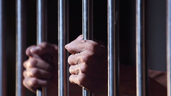 ପ୍ରେମ ଜାଲରେ ଫଶିଗଲେ ଅଙ୍ଗନବାଡି କର୍ମୀ : ଅପହରଣ, ଅଶ୍ଲୀଳ ଭିଡିଓ ଏବଂ ଧମକ ଦେଇ ଶାରୀରିକ ସମ୍ପର୍କ ରଖିଲା ଯୁବକ