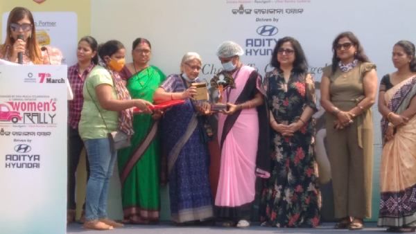 ସେବା ପ୍ରୟାସ ଫାଉଣ୍ଡେସନ୍‌ ପକ୍ଷରୁ 'ନାରୀ ପ୍ରତିଭା ପୂଜା' ସମ୍ମାନ ଅନୁଷ୍ଠିତ