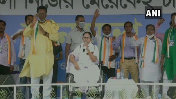 କୋଚବିହାର ସିଆରପିଏଫ୍ ଗୁଳି ଚଲାଇବା ମାମଲା : ଗୃହମନ୍ତ୍ରୀଙ୍କ ନିର୍ଦ୍ଦେଶରେ ହୋଇଛି ଗୁଳିକାଣ୍ଡ - ମମତା ବାନାର୍ଜୀ