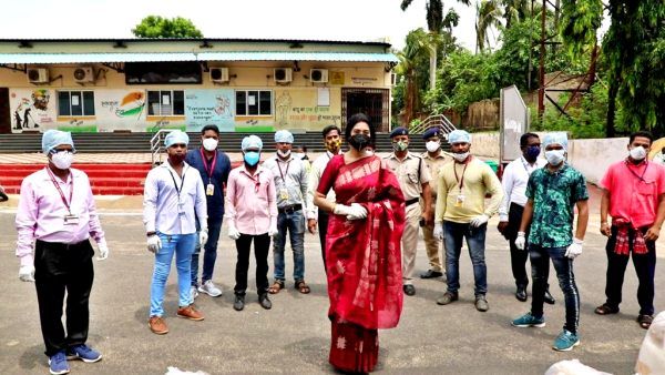 ନୂଆ ରୂପରେ ବର୍ଷା, ମହାମାରୀ ସମୟରେ ମନ ଜିଣୁଛନ୍ତି ଓଲିଉଡ କୁଇନ