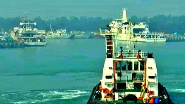 ବାତ୍ୟା 'ୟଶ' ପାଇଁ ପାରାଦୀପ ବନ୍ଦରକୁ ୩ ନମ୍ୱର ବିପଦ ସଂକେତ