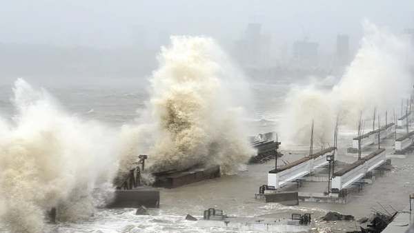 ତାଣ୍ଡବ ରଚିଲା ସାମୁଦ୍ରିକ ଝଡ଼ ତାଉକତେ, ଗୁଜୁରାଟରେ ନେଲା 4 ଜଣଙ୍କର ପ୍ରାଣ