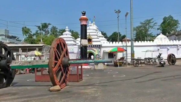 ନୀଳଗିରି ରଥ ନିର୍ମାଣ: ବିଧାୟକଙ୍କ ଜିଦ ଆଗରେ ନଇଁଲା ଜିଲ୍ଲା ପ୍ରଶାସନ, ବନ୍ଦ ରହିଲା ରଥ ନିର୍ମାଣ କାର୍ଯ୍ୟ