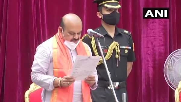 କର୍ଣ୍ଣାଟକର ମୁଖ୍ୟମନ୍ତ୍ରୀ ଭାବେ ଶପଥ ନେଲେ ବସବରାଜ ବୋମ୍ମଇ