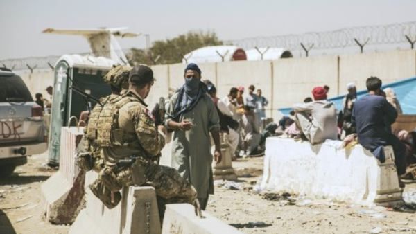 କାବୁଲ ବିମାନବନ୍ଦର ବାହାରେ ସିରିଏଲ ବ୍ଲାଷ୍ଟ, 13 ମୃତ