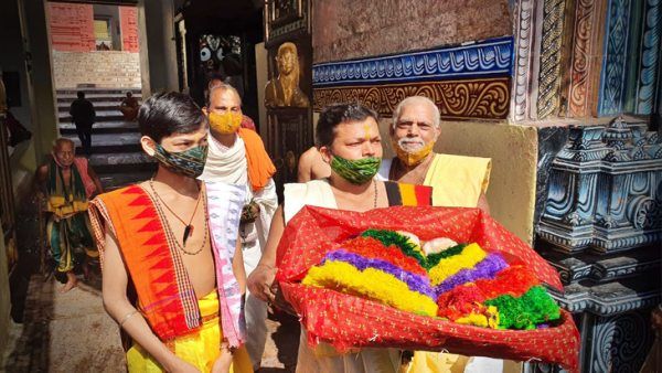 ଶ୍ରୀମନ୍ଦିରରେ ଲାଗି ହେଲା ରାକ୍ଷୀ ନୀତି, ଜଗା-ବଳିଆଙ୍କୁ ରାକ୍ଷୀ ବାନ୍ଧିଲେ ଭଉଣୀ ସୁଭଦ୍ରା