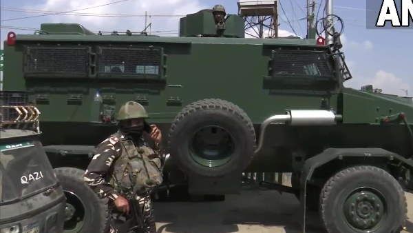 ଶ୍ରୀନଗରରେ ସୁରକ୍ଷା ବାହିନୀଙ୍କୁ ଟାର୍ଗେଟ, ଗ୍ରେନେଡ ମାଡ କଲେ ଆତଙ୍କବାଦୀ