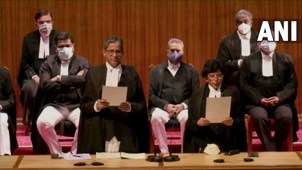 ଇତିହାସରେ ପ୍ରଥମ : ତିନି ମହିଳା ବିଚାରପତି ସହ ଶପଥ ନେଲେ 9 ଜଣ ସୁପ୍ରିମକୋର୍ଟ ଜଜ୍