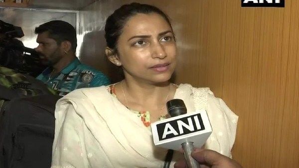 'ଆଜି ବାଲାସାହେବ ନାହାଁନ୍ତି, କିନ୍ତୁ ଆପଣ ଅଛନ୍ତି...', ନ୍ୟାୟ ମାଗି ସିଏମ ଉଦ୍ଧବଙ୍କୁ ଚିଠି ଲେଖିଲେ ୱାନଖେଡେଙ୍କ ପତ୍ନୀ