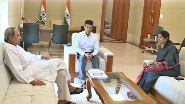 ମୁଖ୍ୟମନ୍ତ୍ରୀଙ୍କୁ ଭେଟିଲେ ଡିଏମ୍‌କେ ସାଂସଦ କାନିମୋଝି କରୁଣାନିଧି