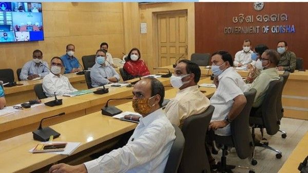 ଗ୍ରାମ୍ୟ ଉନ୍ନୟନ ବିଭାଗ ଓମ୍ବାଡିସିର ଶ୍ରେଷ୍ଠ କାର୍ଯ୍ୟକାରୀ ବିଭାଗ ଭାବରେ ପୁରସ୍କୃତ