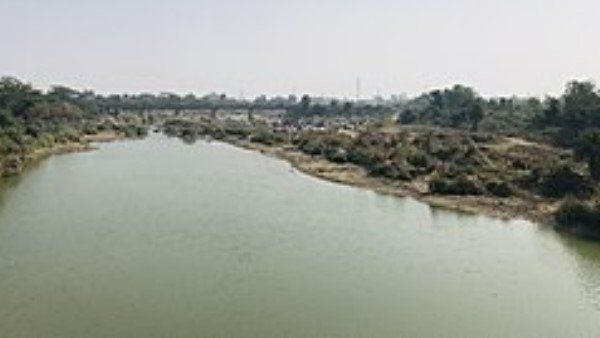 ଆନ୍ଧ୍ରପ୍ରଦେଶ : ନଦୀରେ ଜଳ ସ୍ତର ବୃଦ୍ଧି ହେତୁ ଭାଙ୍ଗିଲା ବନ୍ଧ, ବନ୍ୟା ଯୋଗୁଁ 3 ମୃତ, 30 ନିଖୋଜ