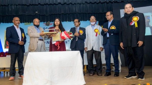 ଯୁବ କବି ମହିମା ସେଠୀଙ୍କୁ ସାରଳା ଯୁବ ପୁରସ୍କାର ପ୍ରଦାନ