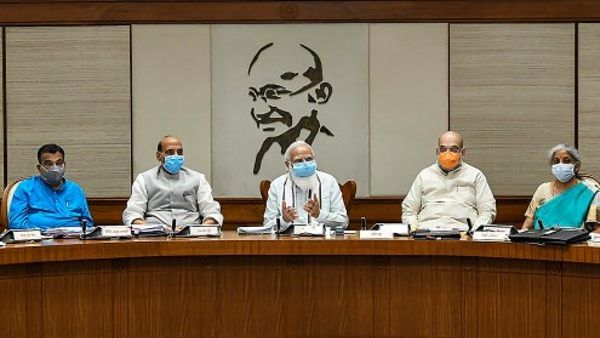 ଭାରତକୁ ଏକ ଇଲେକ୍ଟ୍ରୋନିକ୍ ହବ୍ କରିବା ପାଇଁ ପ୍ରୟାସ, ସେମିକଣ୍ଡକ୍ଟର ପାଇଁ PLI ଯୋଜନାକୁ କ୍ୟାବିନେଟ୍ ର ଅନୁମୋଦନ