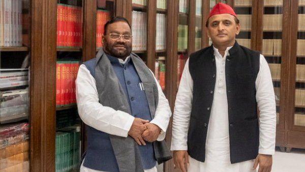 ଯୋଗୀ କ୍ୟାବିନେଟରୁ ଇସ୍ତଫା ଦେଲେ ମନ୍ତ୍ରୀ ସ୍ୱାମୀ ପ୍ରସାଦ ମୌର୍ଯ୍ୟ, ଧରିଲେ ସମାଜବାଦୀ ହାତ