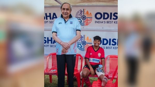 କଳିଙ୍ଗ ଷ୍ଟାଡିଅମରେ ମୁଖ୍ୟମନ୍ତ୍ରୀ, ଆଘାତପ୍ରାପ୍ତ ମହିଳା ଫୁଟବଲରଙ୍କୁ ଦେଲେ ପ୍ରେରଣା