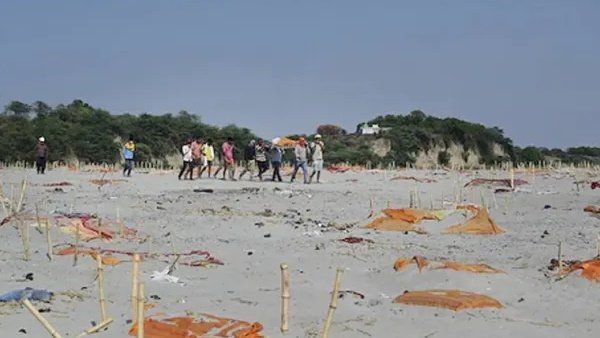 ସଂସଦରେ କେନ୍ଦ୍ର କହିଛି - କରୋନାର ଦ୍ୱିତୀୟ ଲହରରେ ଗଙ୍ଗାରେ ପକାଯାଇଥିବା ଶବର କୌଣସି ତଥ୍ୟ ନାହିଁ