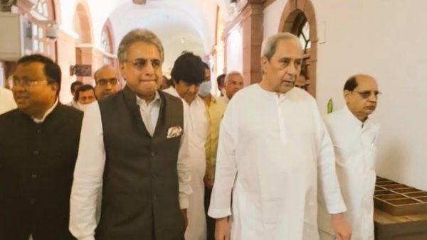 ସଂସଦ ଭବନରେ ମୁଖ୍ୟମନ୍ତ୍ରୀ: ସାଂସଦଙ୍କ ସହ କଲେ ଆଲୋଚନା