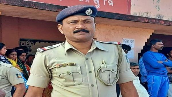 ପୁଣି ଖାକିରେ ଲାଗିଲା ଦାଗ, ୪ କୁଇଣ୍ଟାଲ ଗଞ୍ଜେଇ ସହ ଗିରଫ ହେଲେ ଏଏସଆଇ