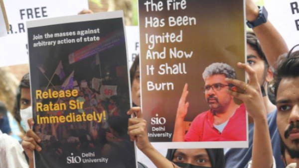 ଦିଲ୍ଲୀ ବିଶ୍ୱବିଦ୍ୟାଳୟର ପ୍ରଫେସର ରତନ ଲାଲଙ୍କୁ ମିଳିଲା ଜାମିନ, ଜ୍ଞାନବାପୀ ମାମଲାରେ ପୋଷ୍ଟ କରି ହୋଇଥିଲେ ଗିରଫ