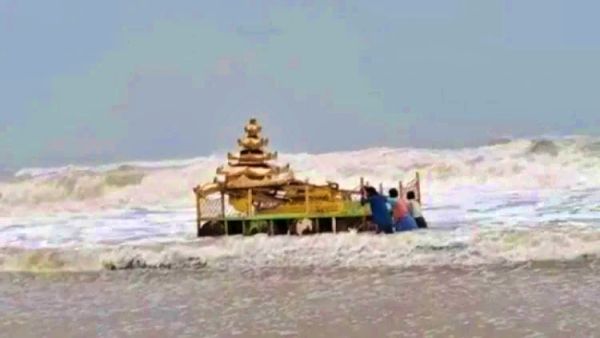 ବାତ୍ୟା ‘ଆସାନି’: ସମୁଦ୍ରରେ ଭାସିଲ ରହସ୍ୟମୟ ରଥ, ଦେଖନ୍ତୁ ଭିଡିଓ