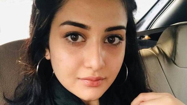 ବାସଭବନରୁ ମଲାୟଲୀ ମଡେଲଙ୍କ ମୃତଦେହ ଉଦ୍ଧାର