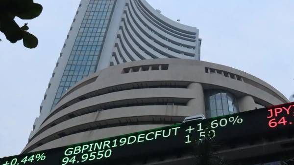 ସେୟାର ମାର୍କେଟ : 11 ହଜାର ପଏଣ୍ଟ ହ୍ରାସ ହେଲା ସେନସେକ୍ସ, ନିବେଶକ ହରାଇଲେ 3 ଲକ୍ଷ କୋଟି