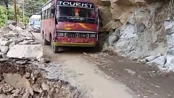 ଯମୁନୋତ୍ରୀ ଧାମ : ରାଣାଚଟ୍ଟୀ ନିକଟରେ ରାସ୍ତା ଭୁଶୁଡ଼ିବାରୁ ଫସି ରହିଛନ୍ତି 10 ହଜାର ତୀର୍ଥଯାତ୍ରୀ, ତିନିଦିନ ଧରି ରାସ୍ତା ବନ୍ଦ