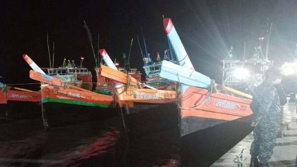 ବାଂଲାଦେଶ ନୌସେନା ଦ୍ବାରା ୧୩୫ ଭାରତୀୟ ମତ୍ସ୍ୟଜୀବୀ ଗିରଫ