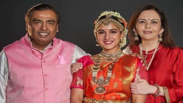 ଭାବି ବୋହୂ ପାଇଁ ଅମ୍ବାନିଙ୍କ ସ୍ପେଶାଲ ସେରିମନି, ସାମିଲ ହେଲେ ନାମିଦାମୀ ବ୍ୟକ୍ତି