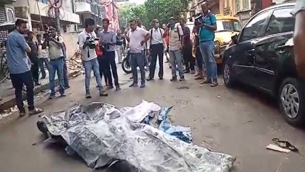 କୋଲକାତାରେ ମହିଳାଙ୍କୁ ହତ୍ୟା କରି ନିଜକୁ ଗୁଳି ମାରିଲେ ପୋଲିସ୍ କର୍ମୀ