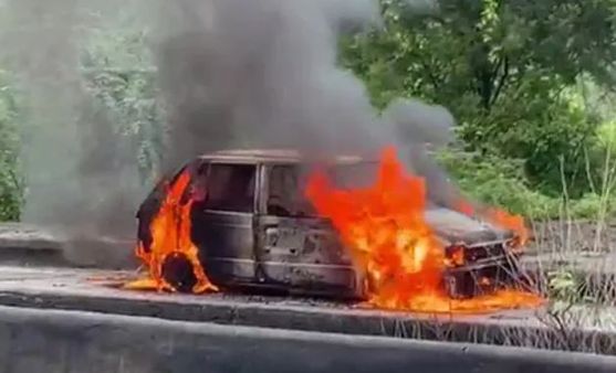 ବୁଲି ଯିବା କହି ସ୍ତ୍ରୀ ଓ ପୁଅକୁ କାର ଭିତରେ ଜାଳିଦେଲେ ବ୍ୟବସାୟୀ