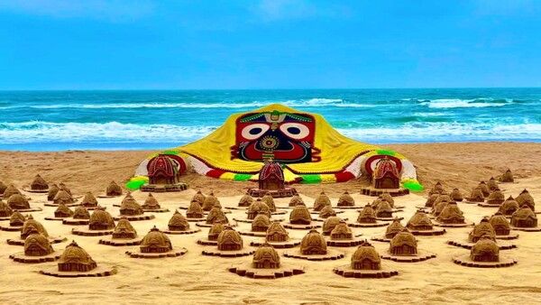 ସମୁଦ୍ର କୂଳରେ 125ଟି ବାଲି ରଥ ତିଆରି କଲେ ବାଲୁକା ଶିଳ୍ପୀ ସୁଦର୍ଶନ ପଟ୍ଟନାୟକ