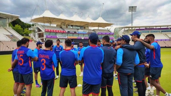 କିଛି ସମୟ ପରେ ଖେଳାଯିବ ପ୍ରଥମ ଟି-20 ଲଢେଇ, ରୋହିତ ଶର୍ମାଙ୍କ ସହ କିଏ କରିବ ଓପନ ?