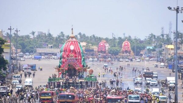 ଆରମ୍ଭ ହେଲା ରଥଟଣା, ଶ୍ରୀମନ୍ଦିର ଅଭିମୁଖେ ତିନିରଥ