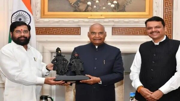 ରାଷ୍ଟ୍ରପତି ଓ କେନ୍ଦ୍ରୀୟ ବିଜେପି ନେତାଙ୍କୁ ଭେଟିଲେ ସିନ୍ଧେ, ଫଡନାଭିସ