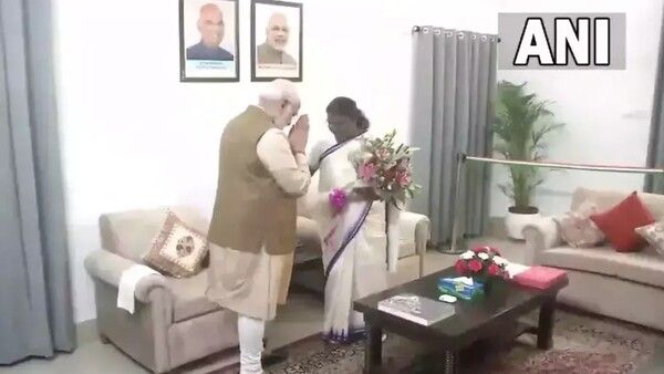 ଦ୍ରୌପଦୀଙ୍କୁ ଭେଟି ଶୁଭେଚ୍ଛା ଜଣାଇଲେ ପ୍ରଧାନମନ୍ତ୍ରୀ ମୋଦି