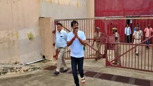 ଜେଲରୁ ବାହାରିଲେ ବିଧାୟକ ପ୍ରଶାନ୍ତ ଜଗଦ୍ଦେବ