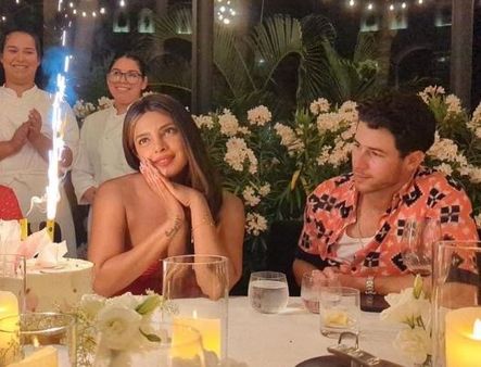 ଦେଖନ୍ତୁ ଦେଶୀଗାର୍ଲଙ୍କ ଜନ୍ମଦିନର କିଛି ଅନସିନ୍‌ ଫଟୋ