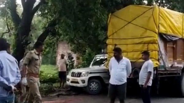 ଉତ୍ତର ପ୍ରଦେଶରେ ହରିୟାଣା ଭଳି ଘଟଣା, ଟ୍ରକ୍ ଚଢାଇ ଆର୍ଟିଓ କନଷ୍ଟେବଳ ଏବଂ ଡ୍ରାଇଭରଙ୍କ ହତ୍ୟା