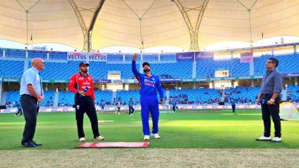 ଟସ ହାରିଲେ ରୋହିତ ଶର୍ମା, ପ୍ରଥମେ ବ୍ୟାଟିଂ କରିବ ଭାରତ ଜିତି ହଂକଂର ବୋଲିଂ ନିଷ୍ପତ୍ତି