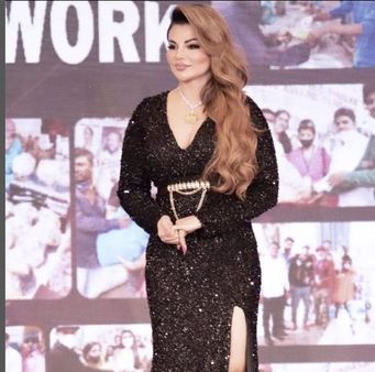 ବୁର୍ଜ ଖଲିଫା ସାମ୍ନାରେ ରାକ୍ଷୀଙ୍କୁ ଉପହାର ଦେଲେ ଏହି ବ୍ୟକ୍ତି , ଭାଇରାଲ ହେଲା ଭିଡିଓ