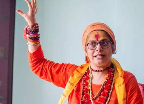 ସନ୍ୟାସ ଧର୍ମ ଗ୍ରହଣ କଲେ ଅଭିନେତ୍ରୀ,ମୁମ୍ବାଇ ଛାଡ଼ି ହିମାଳୟରେ ପହଞ୍ଚିଲେ