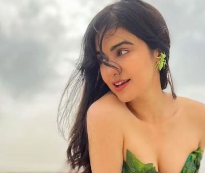 ଆଉଟ୍‌ସାଇଡରଙ୍କୁ ଇଣ୍ଡଷ୍ଟ୍ରିରେ କମ୍‌ ସୁଯୋଗ : ଅଦା ଶର୍ମା