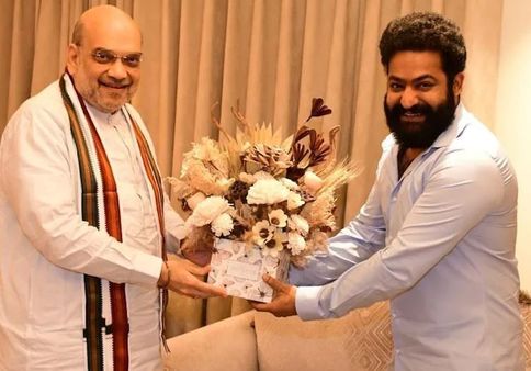 Jr NTRଙ୍କୁ ଭେଟିଲେ ଗୃହମନ୍ତ୍ରୀ ଅମିତ ଶାହା, ଅଭିନେତାଙ୍କୁ 'ତେଲୁଗୁ ସିନେମାର ରତ୍ନ' ବୋଲି କହି ପ୍ରଶଂସା କଲେ