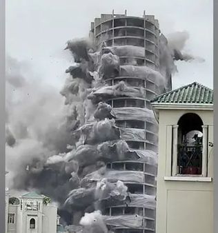 ୯ ସେକେଣ୍ଡରେ ମାଟିରେ ମିଶିଲା ଟ୍ବିନ ଟାୱାର