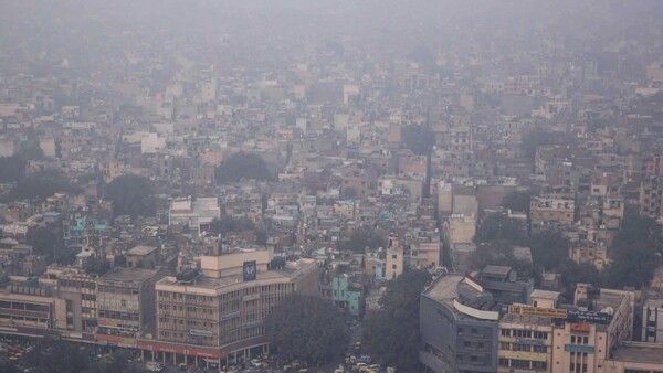 ଦିଲ୍ଲୀରେ ବଢୁଛି ବାୟୁ ପ୍ରଦୂଷଣ, ନିଶ୍ବାସ ନେବାରେ ଦେଖାଦେଉଛି ସମସ୍ୟା